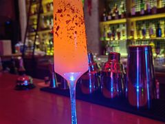 -饮湖威士忌鸡尾酒吧