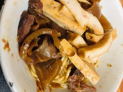 -松树干拌面店