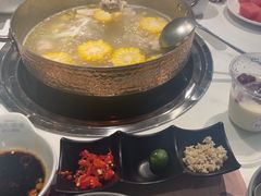 -洪氏嗨捞·广东猪肚鸡·椰子鸡火锅(西咸万象城店)