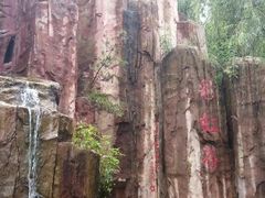 -雪山彩虹谷景区