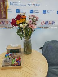 -靓芙泉专研痘痘肌