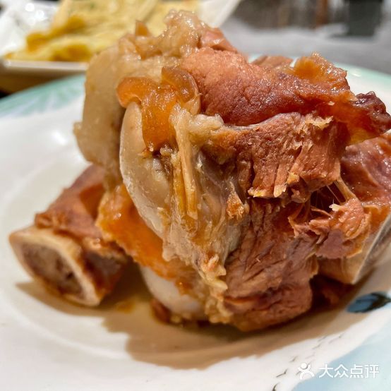 窄巷里骨汤老砂锅东北菜馆(雄安一店)