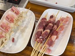 -哈尔滨小酒馆·鲜肉现穿自助烧烤(康新花园店)