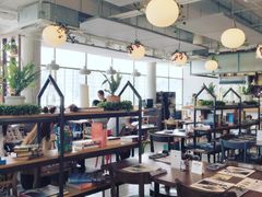 -ROAST coffee & eatery