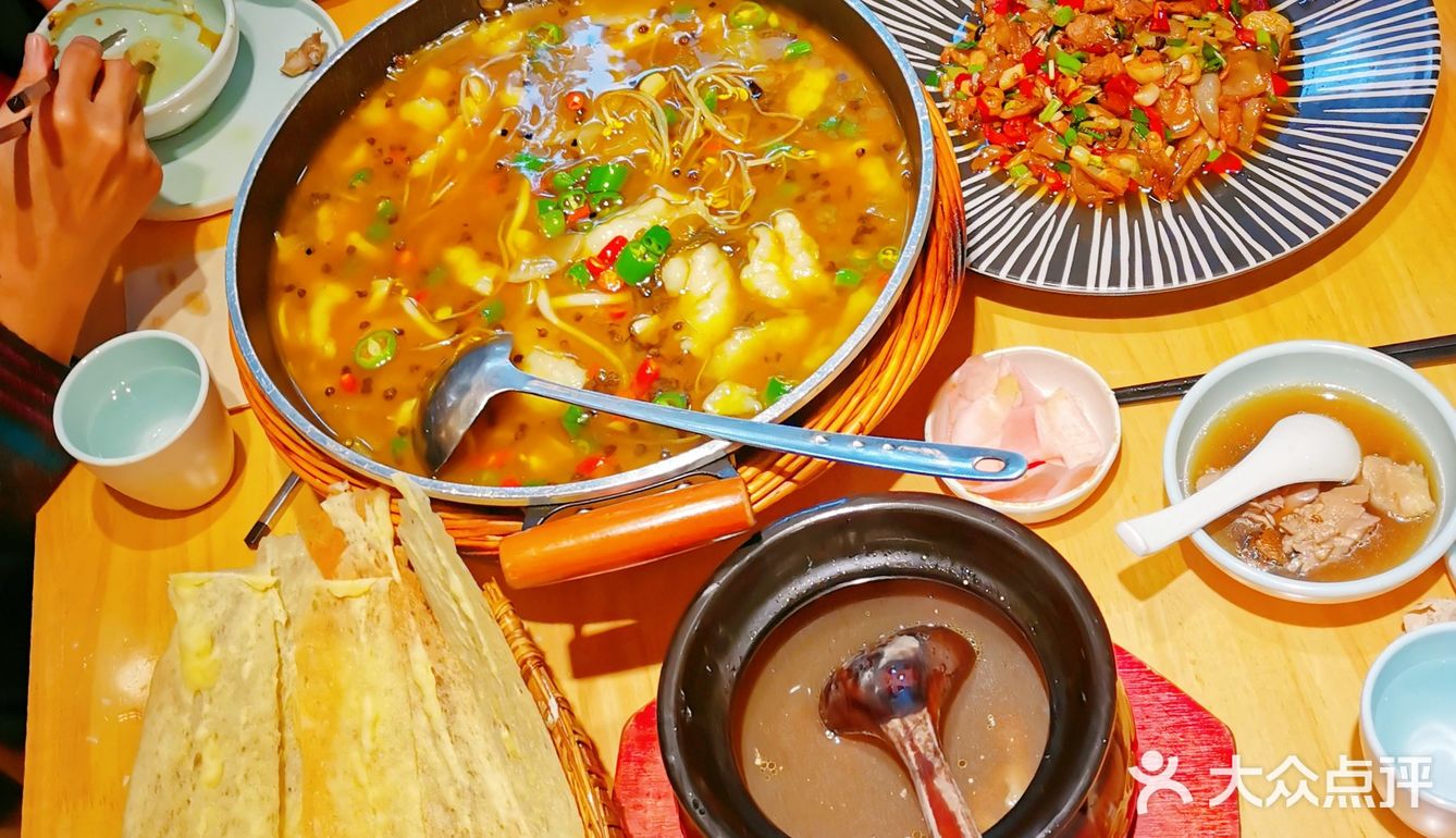 成都探店 | 川菜馆子 —— 有红鸡毛店