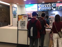 门面-麦当劳(中山公园龙之梦店)