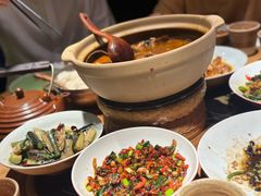 -吃饭皇帝大土家民族菜(正大广场店)