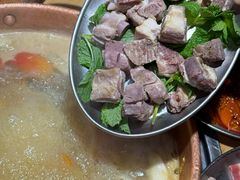 -洱火云南酸菜牛肉火锅(石景山当代商城店)