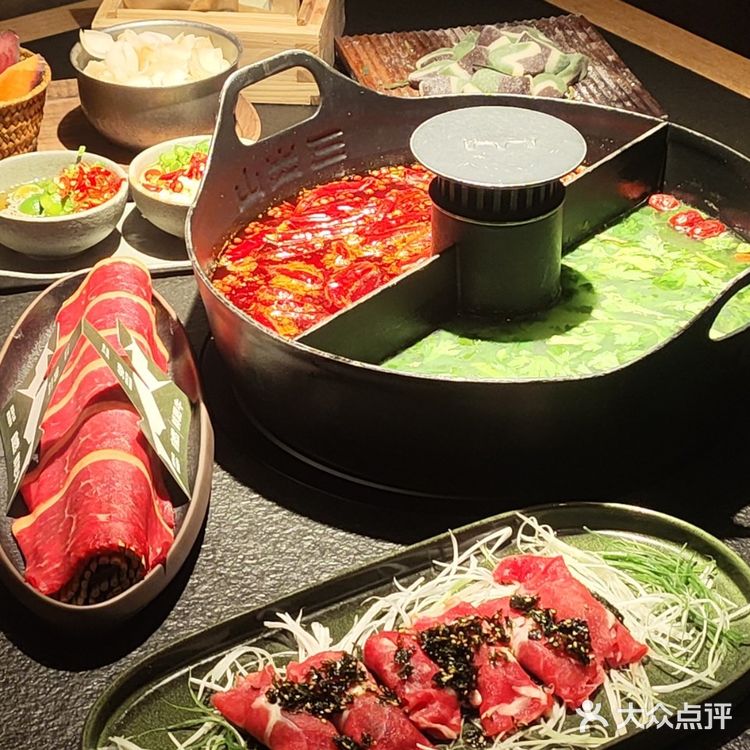 三出山火锅，美味与新鲜的狂欢