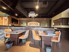 -曼听小寨海鲜烧烤·大连辣炒大王(盖州街店)