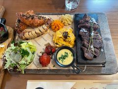 -Mark&Mars Restaurant