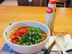 -呷佬·长沙手工米粉(金沙江路店)