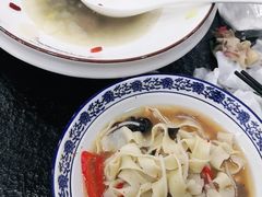 -撒拉人家.酸菜牦牛肉火锅