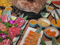 -明洞阿姨·韩式酱蟹烤肉·创意料理(三元桥店)