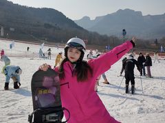 -济南卧虎山滑雪场