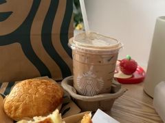 -星巴克(上海长宁来福士1F店)