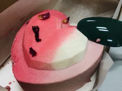 粉爱草莓甜心蛋糕-星巴克(北京石景山万达广场店)