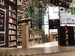 -钟书阁(群光广场店)