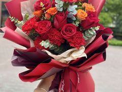 -何兮花店·气球派对鲜花店(马桥银春路万科城店)