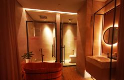 -苑苑vbeauty科技美容SPA