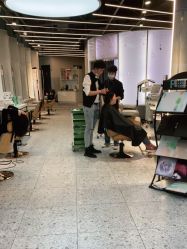 -PE SALON 