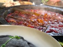 -渝嘴小老弟老火锅(华新村店)