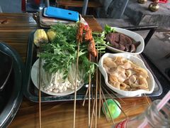 -灌县老妈砂锅串串香(万科红生活广场店)