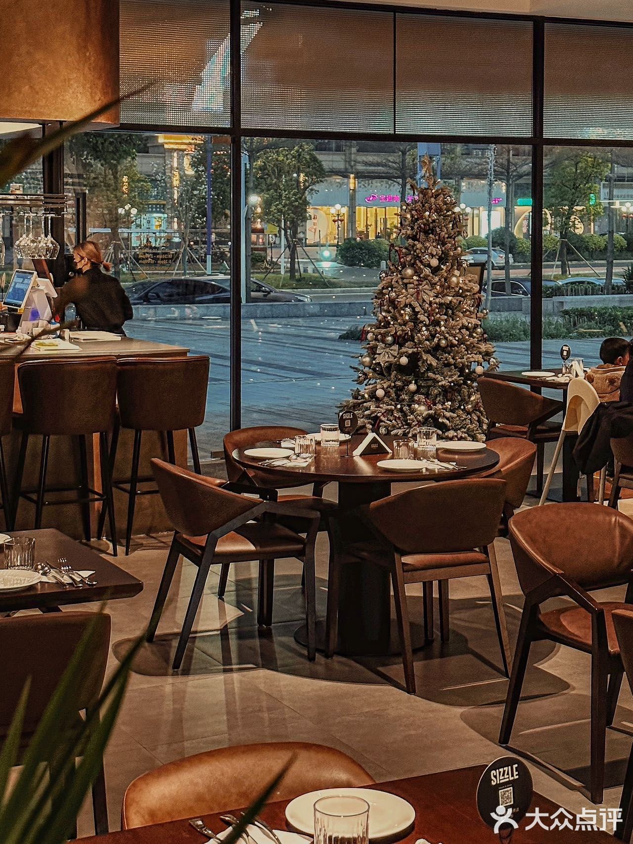 顺德这家约会西餐厅氛围感真的绝美！！🥂