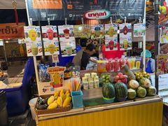 -席娜卡琳火车铁道夜市