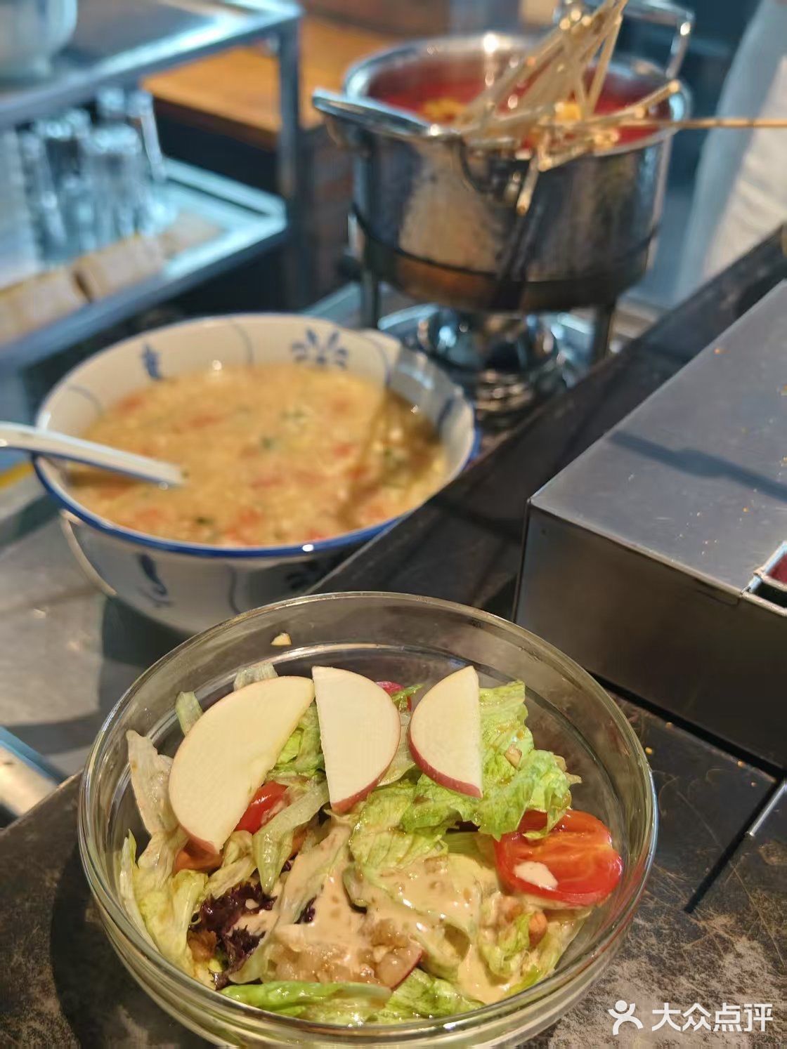 早就听说这家电烤串，可以自己烤也可以让店员帮忙