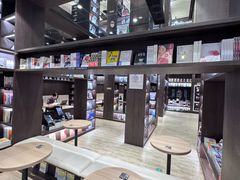 -钟书阁(群光广场店)