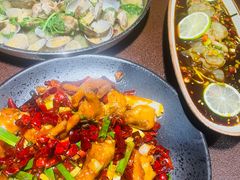 -曼听小寨海鲜烧烤·大连辣炒大王(盖州街店)