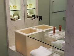 -上海滴水湖皇冠假日酒店