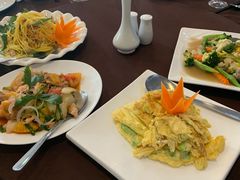 -Neary Khmer Restaurant