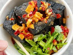 -黑色经典臭豆腐·湖南特产(步行街店)