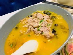 酸汤肥牛-鹿港小镇(金虹桥国际中心店)