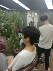 -镁连社·美联社