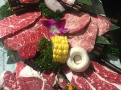 黑牛六拼-明洞阿姨·韩式酱蟹烤肉·创意料理(三元桥店)