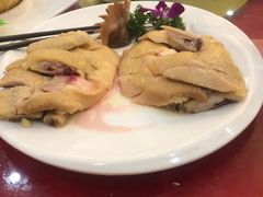东江白切阳山鸡-东江渔村·古典园林·30年粤菜老字号(太和店)