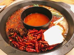 鸳鸯锅-黄潇洒老火锅(九眼桥宏济巷店)