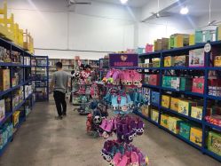 -逝水玩具折扣店