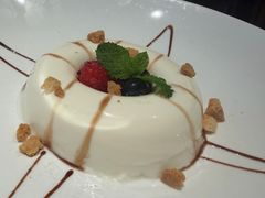 意式奶冻配浆果-安妮意大利餐厅(国贸店)