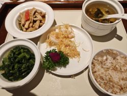 -乐茵敔山湾月子中心(独栋湖景店)