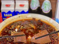 -洪霞餐馆·川菜·鲜货现炒(两江春城店)