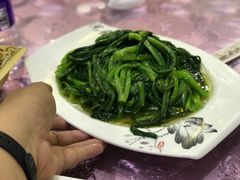 -三江源美食城