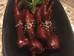 吮指鸡爪-桂满陇·蟹黄小笼汤包(中山公园店)