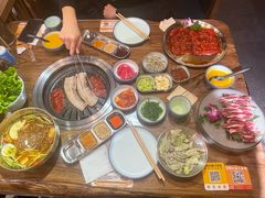 -明洞阿姨·韩式酱蟹烤肉·创意料理(三元桥店)