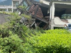 -四川汶川特大地震漩口中学遗址