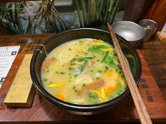 -银米·云南传统过桥米线(双廊黑金冠店)