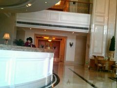 总台-汕尾巴黎半岛酒店